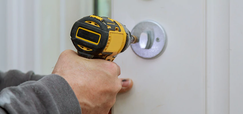 Street Locksmith For Smart Lock Repair in Hoboken, NJ